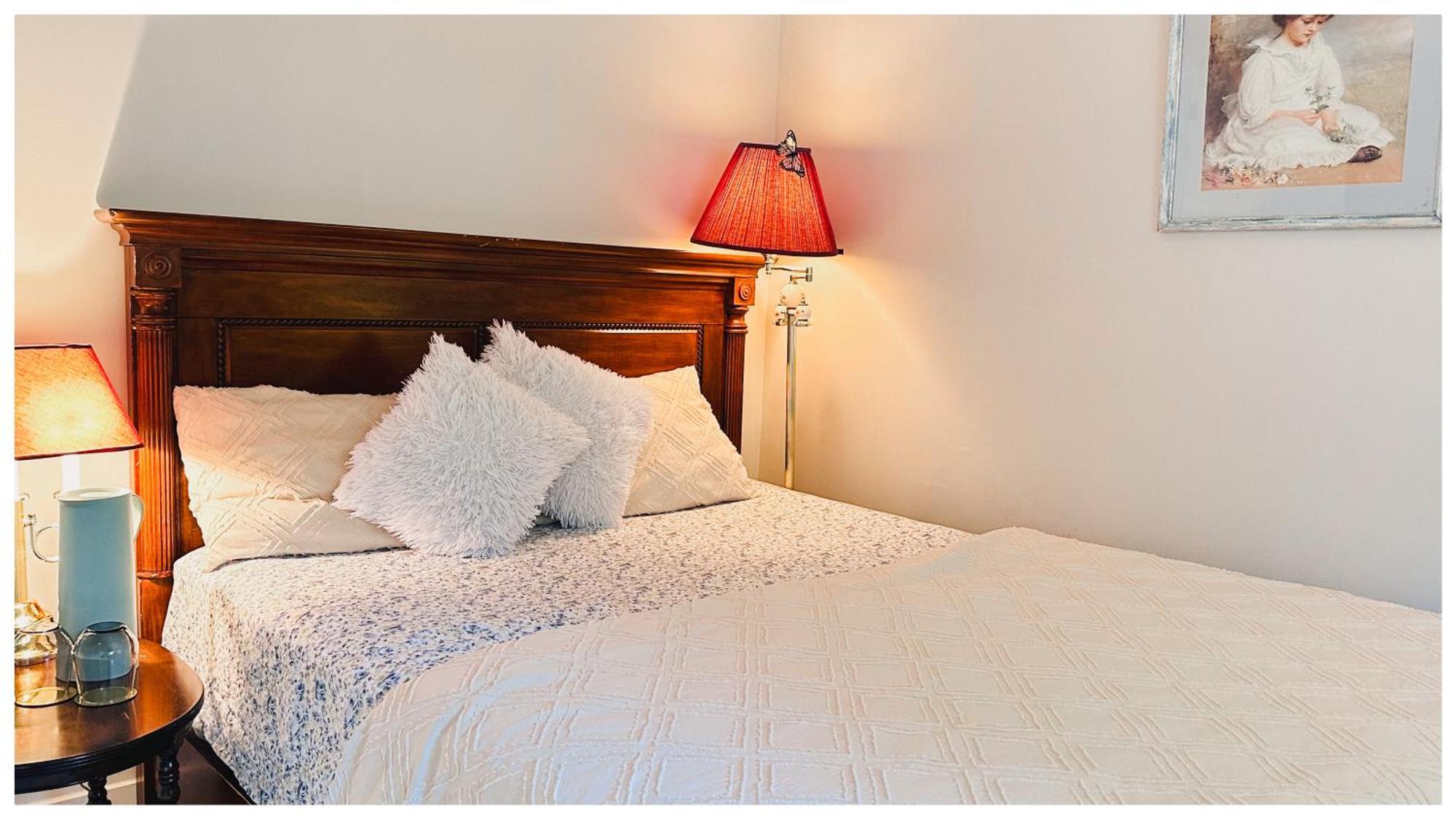The Stays - Private Cozy 1 Bhr Apt On Main Floor Toronto Zewnętrze zdjęcie